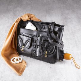 Dámska kožená kabelka s vreckom na dáždnik 1